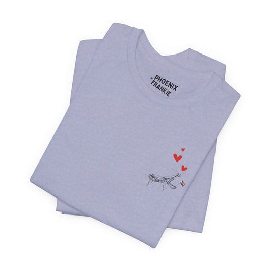 queer mantis love - graphic tee