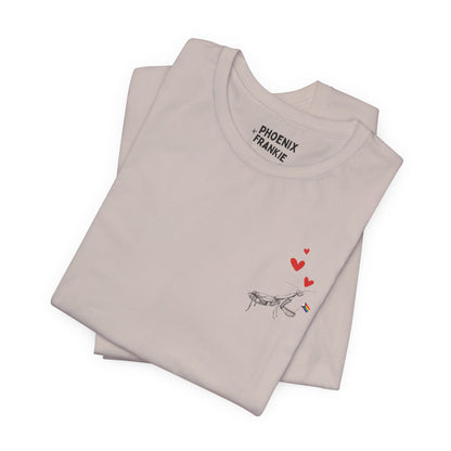 queer mantis love - graphic tee