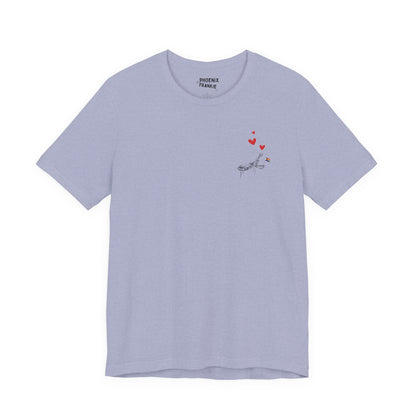 queer mantis love - graphic tee