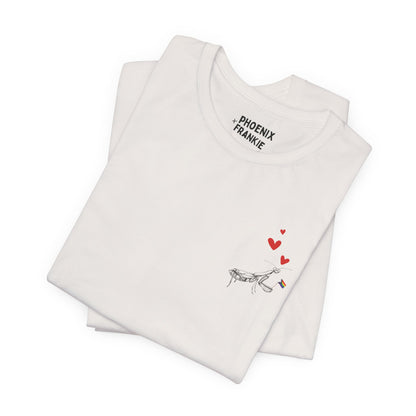 queer mantis love - graphic tee